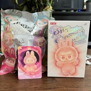 POP MART Big Into Energy Series Labubu “loyalty”